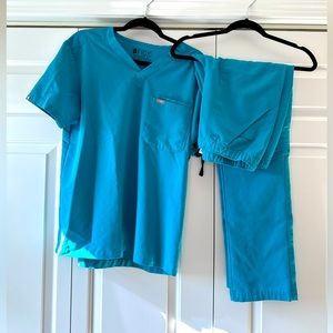 Men’s FIGS Teal scrub set